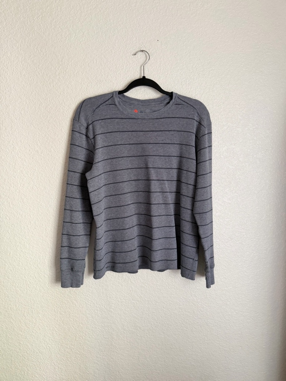 Nike ACG Men’s Long Sleeve Stripe Thermal Activewear Tee M Grey